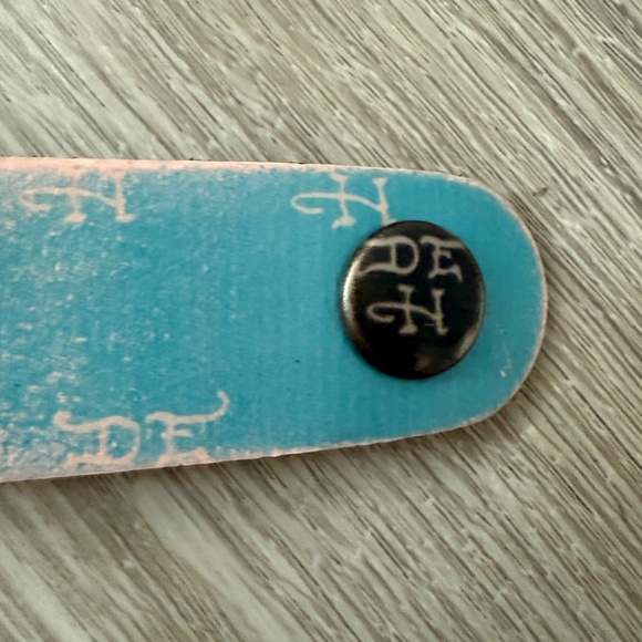 Ed Hardy Sky Blue Embroidered Snap Wrap Bracelet Genuine Leather - Picture 11 of 12